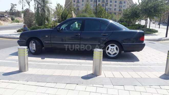 Mercedes E 240 1997, 278,000 km - 2.4 l - Bakı