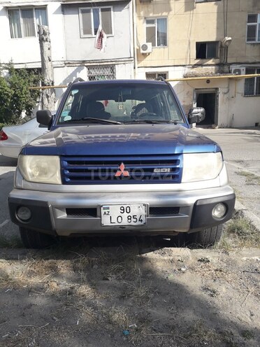 Mitsubishi Pajero io 2001, 280,000 km - 2.0 l - Bakı