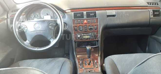 Mercedes E 240 2000, 230,000 km - 2.6 л - Bakı