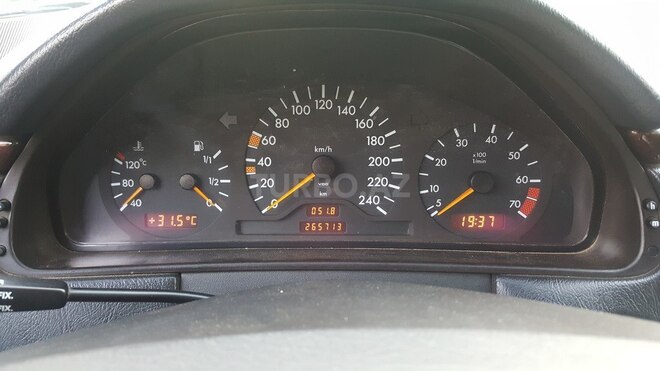 Mercedes E 200 1996, 265,000 km - 2.0 l - Bakı