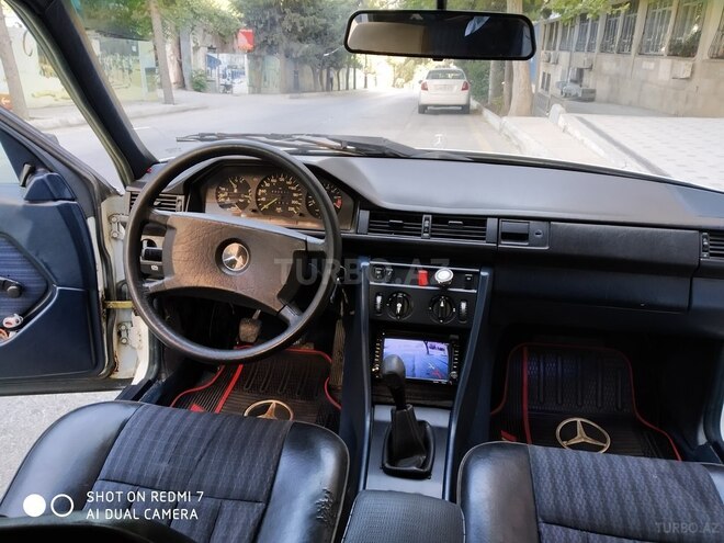 Mercedes E 230 1986, 330,002 km - 2.3 l - Bakı