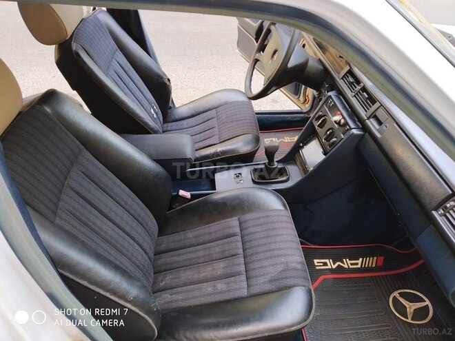Mercedes E 230 1986, 330,002 km - 2.3 l - Bakı