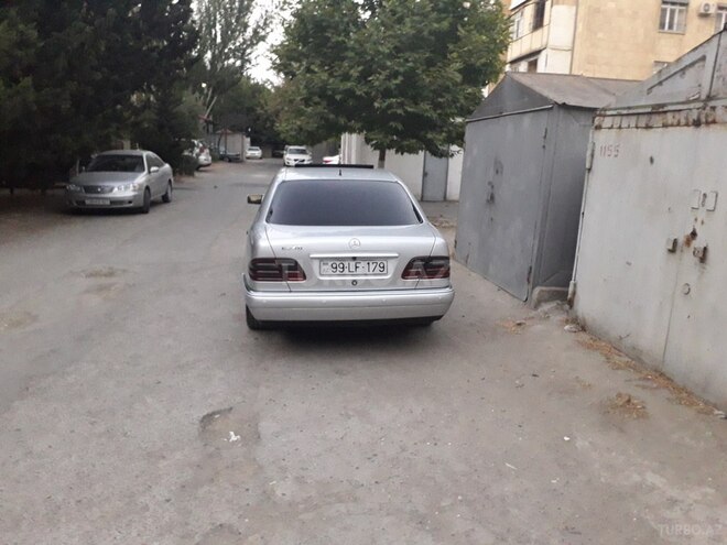 Mercedes E 240 1998, 334,200 km - 2.4 л - Bakı
