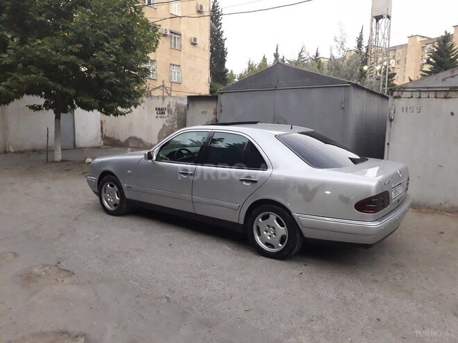 Mercedes E 240 1998, 334,200 km - 2.4 л - Bakı
