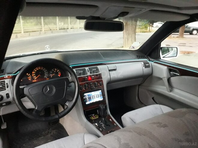 Mercedes E 240 1998, 334,200 km - 2.4 л - Bakı