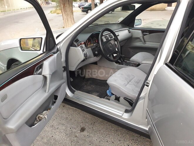 Mercedes E 240 1998, 334,200 km - 2.4 л - Bakı
