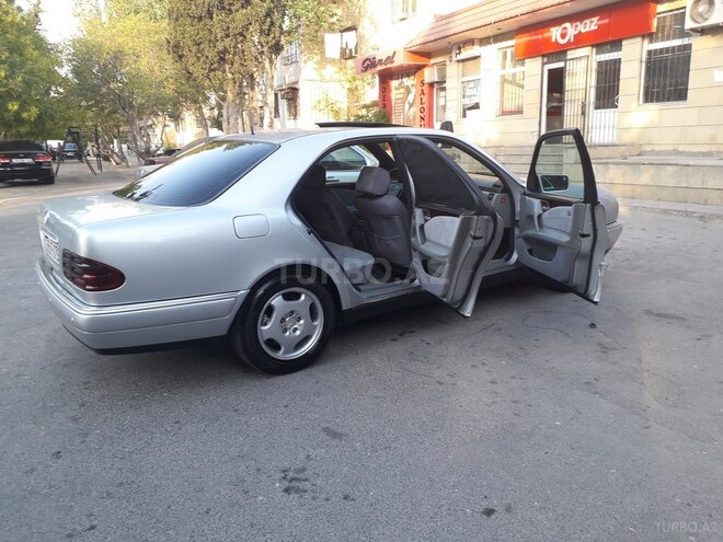 Mercedes E 240 1998, 334,200 km - 2.4 л - Bakı