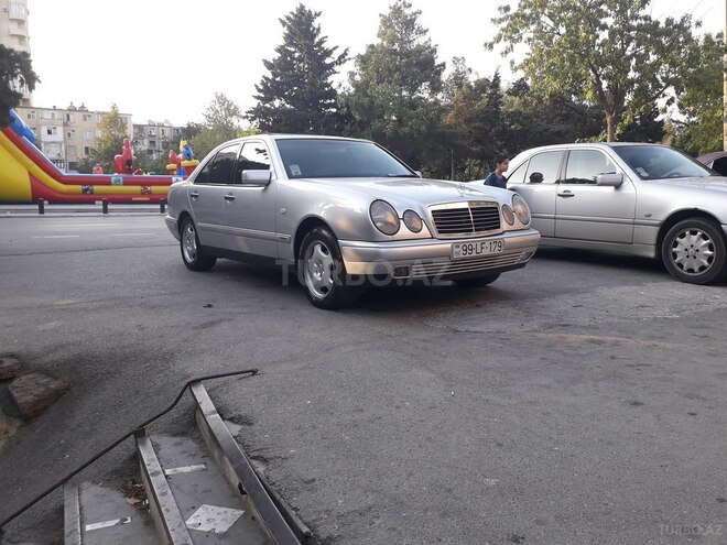 Mercedes E 240 1998, 334,200 km - 2.4 л - Bakı
