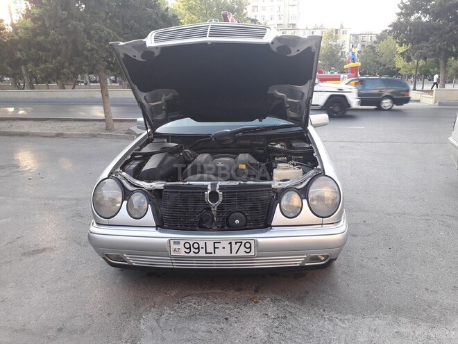 Mercedes E 240 1998, 334,200 km - 2.4 л - Bakı
