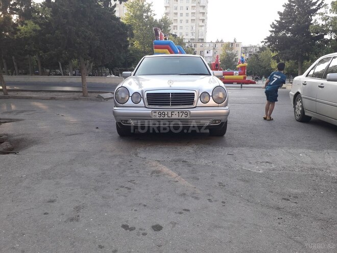 Mercedes E 240 1998, 334,200 km - 2.4 л - Bakı