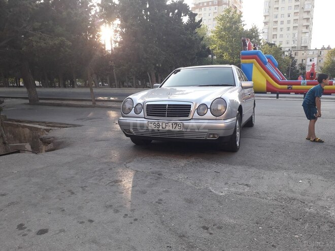 Mercedes E 240 1998, 334,200 km - 2.4 л - Bakı