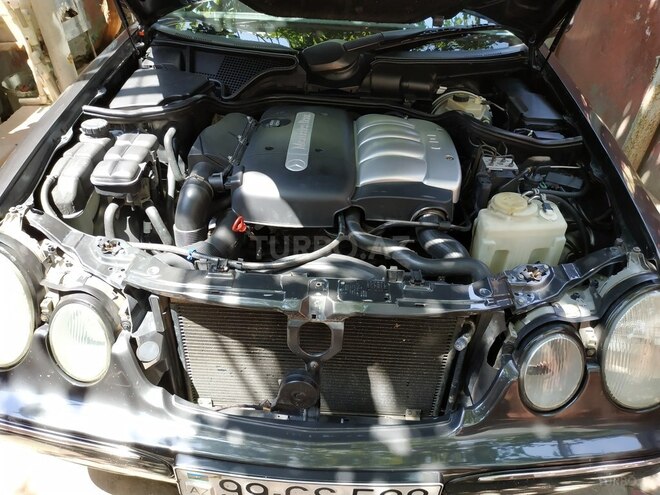 Mercedes E 220 2002, 236,000 km - 2.2 l - Bakı