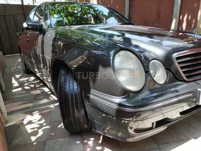 Mercedes E 220 2002, 234,000 km - 2.2 l - Bakı