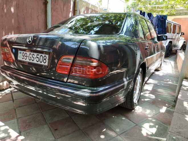 Mercedes E 220 2002, 234,000 km - 2.2 l - Bakı