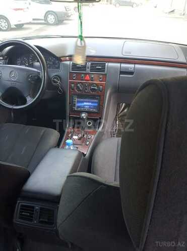 Mercedes E 220 1999, 322,706 km - 2.2 l - Bakı