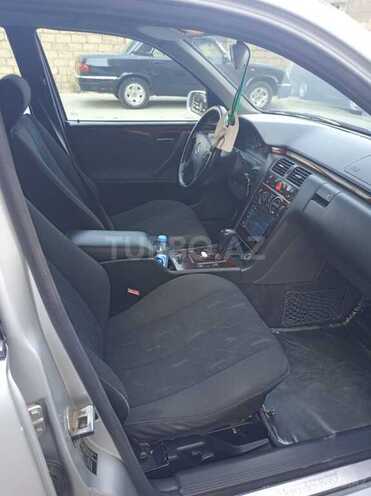 Mercedes E 220 1999, 322,706 km - 2.2 l - Bakı