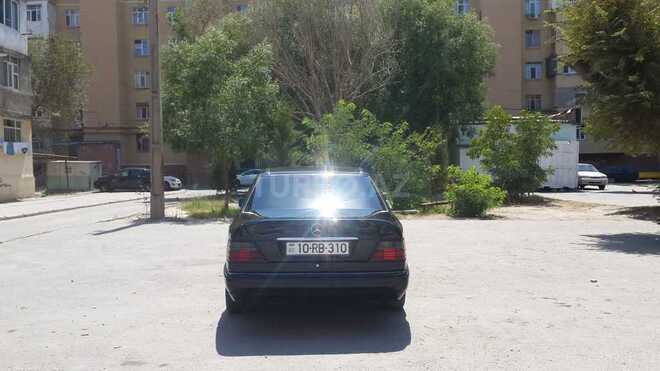 Mercedes E 220 1994, 380,000 km - 2.2 л - Bakı