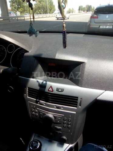 Opel Astra 2007, 135,000 km - 1.4 л - Bakı