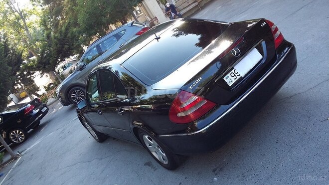 Mercedes E 220 2003, 300,000 km - 2.2 l - Bakı