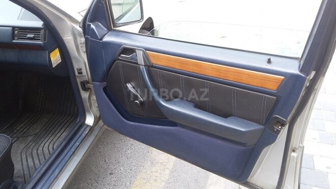 Mercedes E 200 1992, 315,000 km - 2.0 л - Bakı