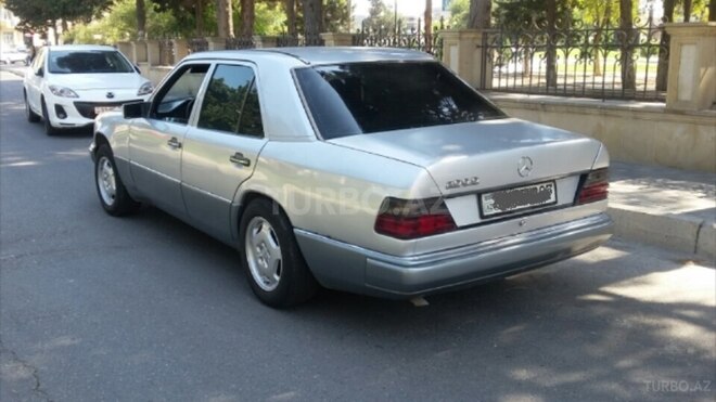 Mercedes E 200 1992, 315,000 km - 2.0 л - Bakı