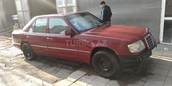 Mercedes E 200 1988, 727,819 km - 2.0 l - Salyan