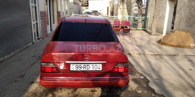 Mercedes E 200 1988, 727,819 km - 2.0 l - Salyan