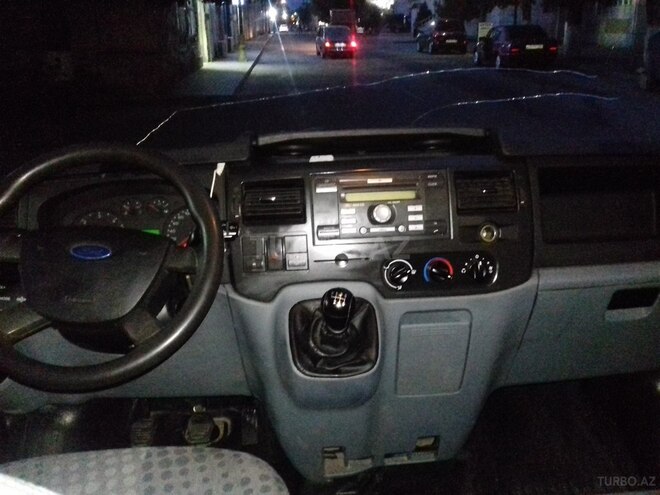 Ford Transit 2009, 256,000 km - 2.4 l - Quba