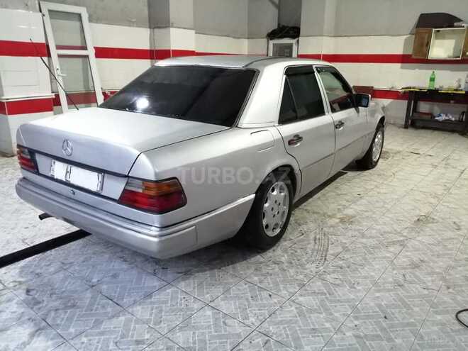 Mercedes E 250 1992, 343,838 km - 2.5 l - Bakı