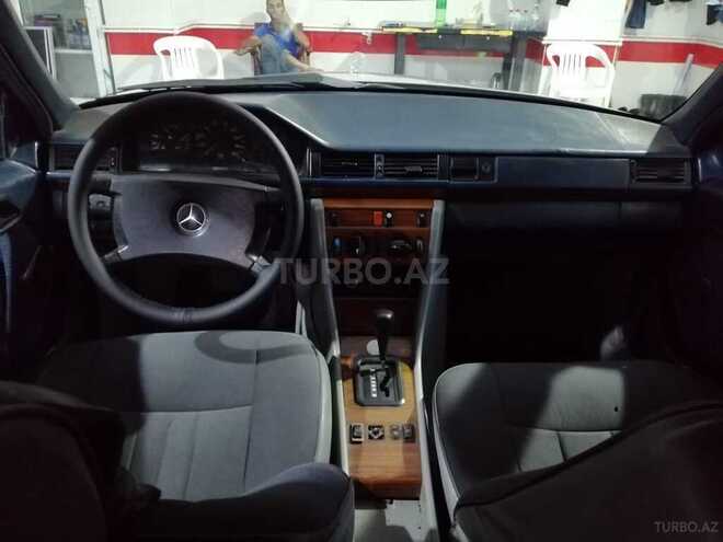 Mercedes E 250 1992, 343,838 km - 2.5 l - Bakı