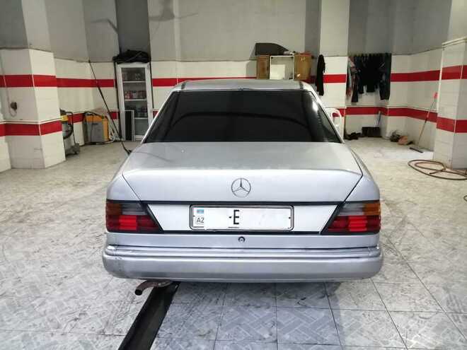 Mercedes E 250 1992, 343,838 km - 2.5 l - Bakı
