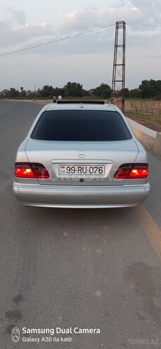 Mercedes E 240 1999, 235,000 km - 2.4 l - Salyan