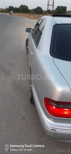 Mercedes E 240 1999, 235,000 km - 2.4 l - Salyan