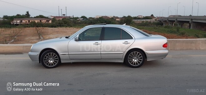 Mercedes E 240 1999, 235,000 km - 2.4 l - Salyan