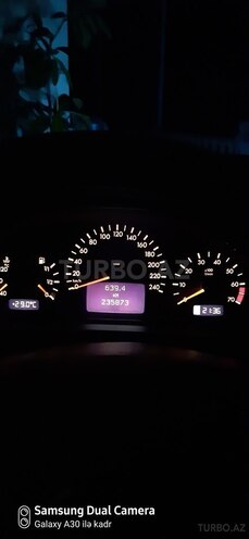 Mercedes E 240 1999, 235,000 km - 2.4 l - Salyan