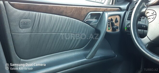 Mercedes E 240 1999, 235,000 km - 2.4 l - Salyan