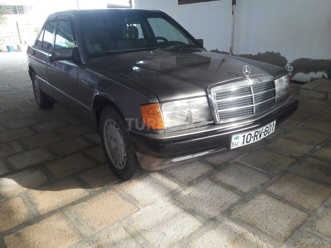 Mercedes 190 1990, 250,000 km - 1.8 l - Şirvan
