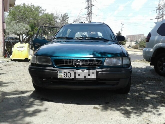 Opel Astra 1995, 190,000 km - 1.7 л - Bakı