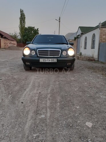 Mercedes E 240 1998, 263,776 km - 2.4 l - Göygöl