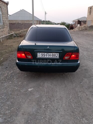 Mercedes E 240 1998, 263,776 km - 2.4 l - Göygöl