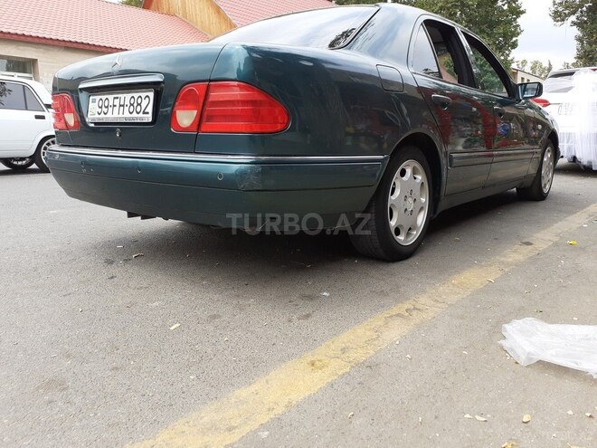 Mercedes E 240 1998, 263,776 km - 2.4 l - Göygöl