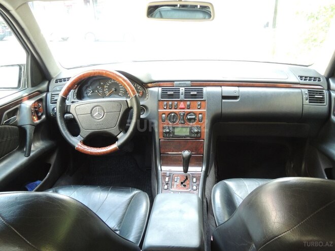 Mercedes E 280 1999, 359,000 km - 2.8 l - Bakı