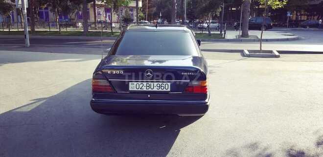 Mercedes E 300 1992, 300,000 km - 3.0 l - Bakı