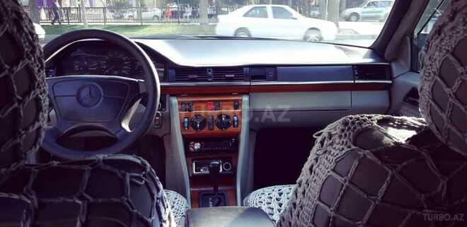 Mercedes E 300 1992, 300,000 km - 3.0 l - Bakı