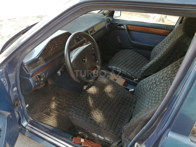Mercedes E 250 1991, 418,000 km - 2.5 l - Sumqayıt