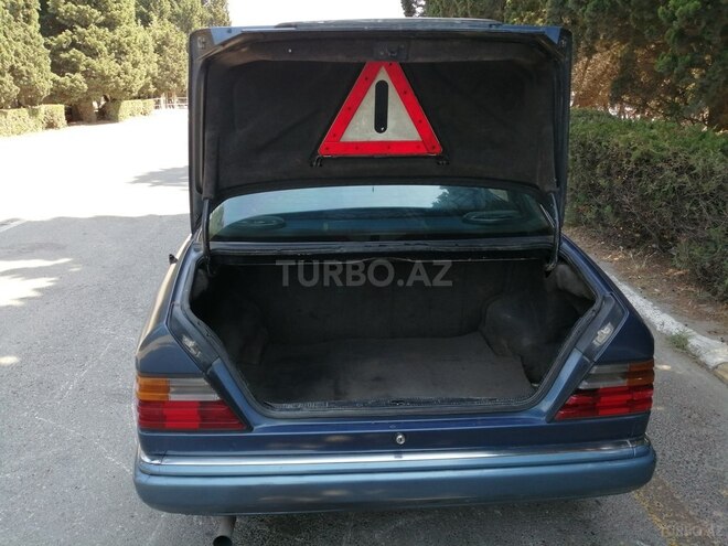 Mercedes E 250 1991, 418,000 km - 2.5 l - Sumqayıt
