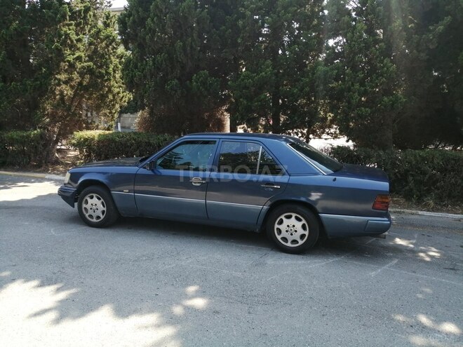 Mercedes E 250 1991, 418,000 km - 2.5 l - Sumqayıt