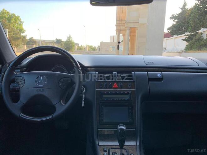 Mercedes E 220 2000, 210,000 km - 2.2 l - Bakı