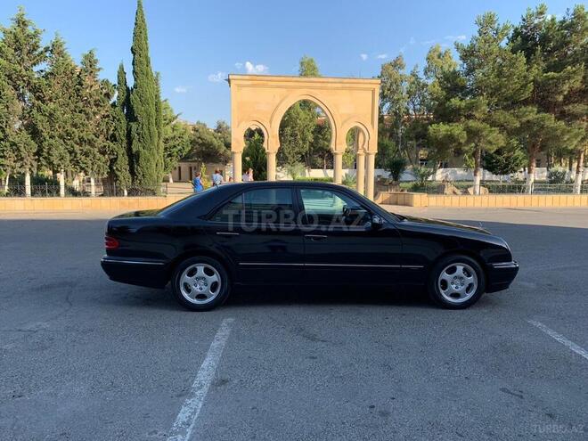Mercedes E 220 2000, 210,000 km - 2.2 l - Bakı