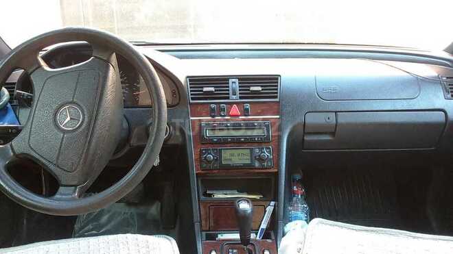 Mercedes C 180 1999, 300,023 km - 1.8 л - Bakı